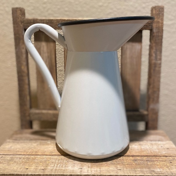 Easter Pitcher, Happy Easter Metal Pitcher With A Floral Wreath Design, Easter - Picture 6 of 16